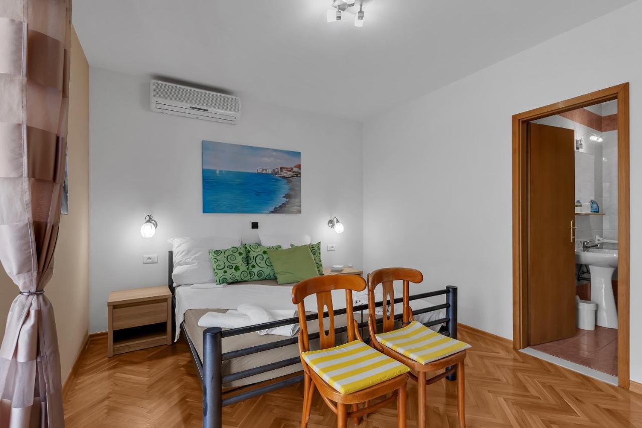 Guest House Lazeta Duće エクステリア 写真