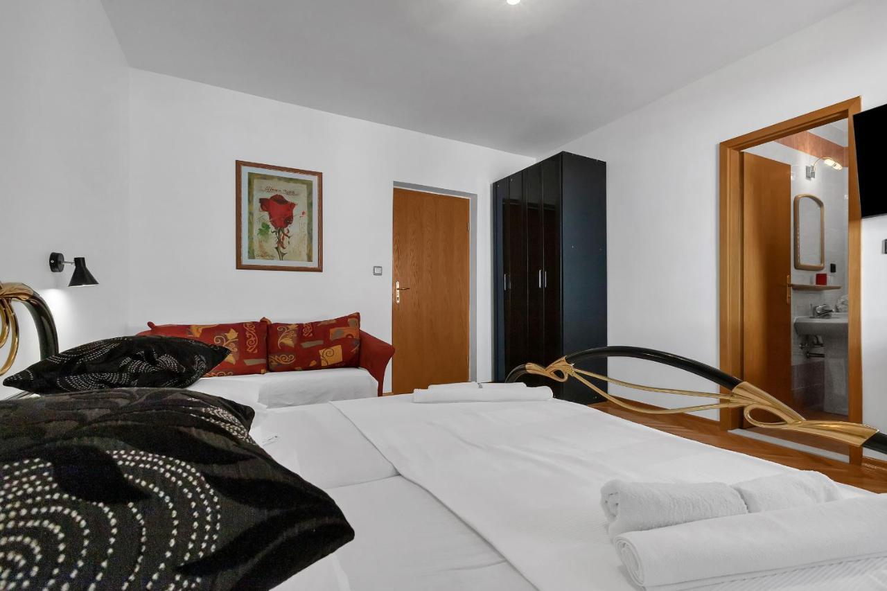 Guest House Lazeta Duće エクステリア 写真