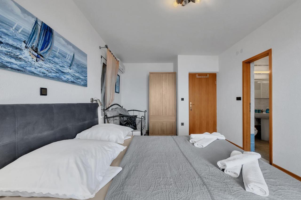 Guest House Lazeta Duće エクステリア 写真