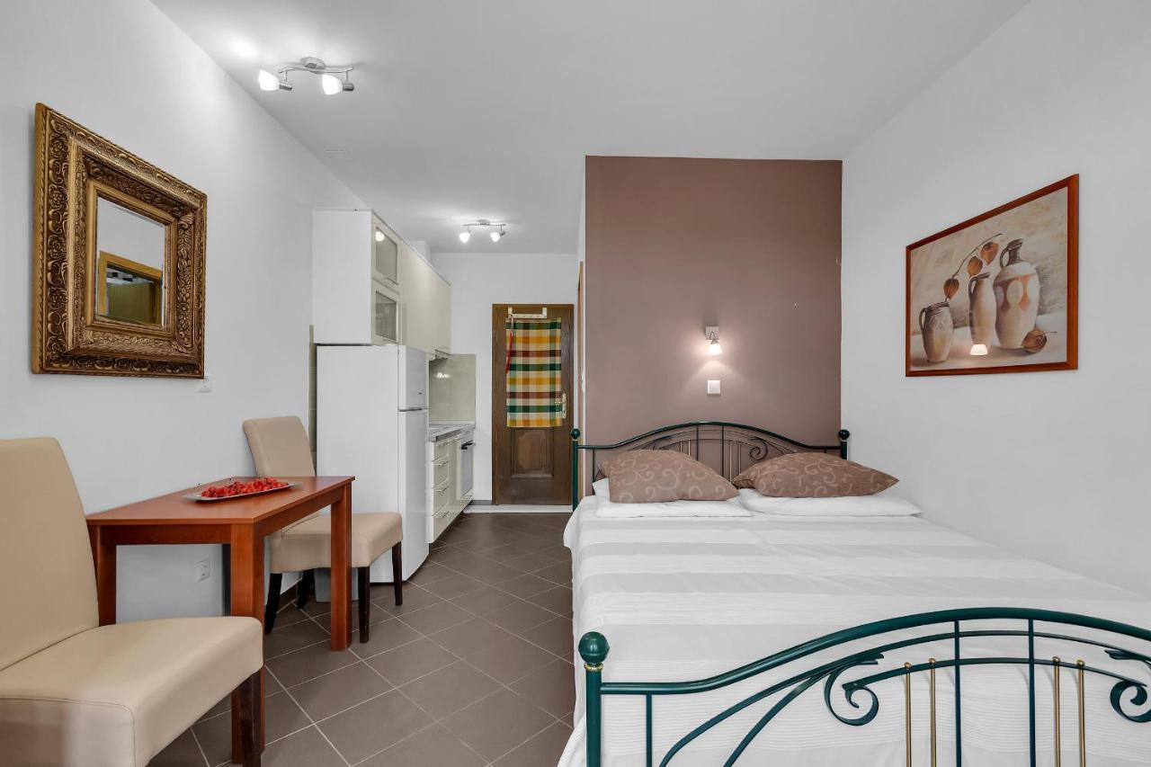 Guest House Lazeta Duće エクステリア 写真